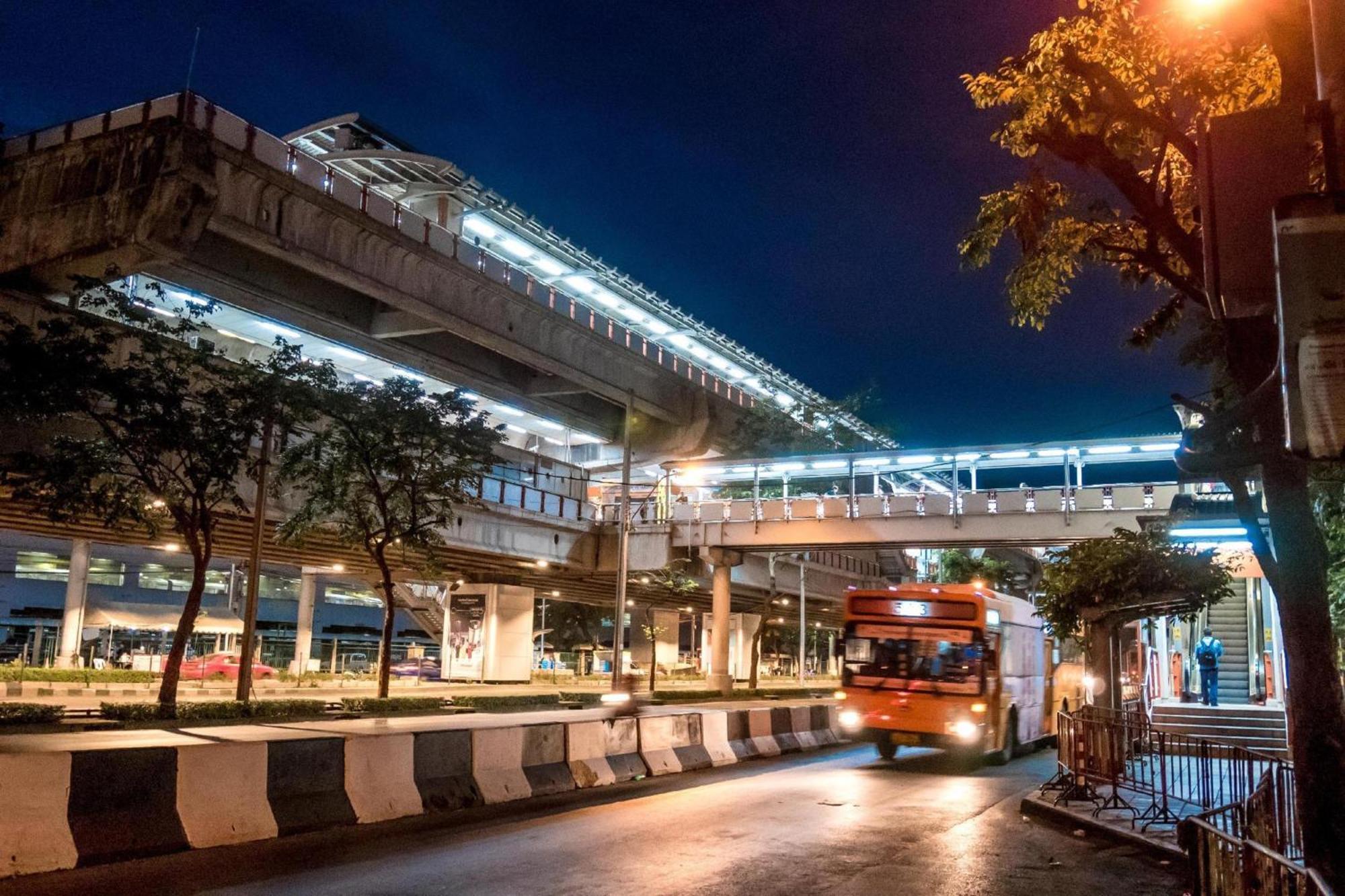 فندق Oyo 75446 Travis Inthamara 49 بانكوك المظهر الخارجي الصورة